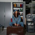 Rania Saiidii Instagram - Voici une expérience de shooting qui me tient particulièrement à cœur ! C'était bien plus qu'un simple travail, c'était une expérience humaine enrichissante où le rire, le soutien et la confiance étaient au rendez-vous. Chacun a mis du cœur à l'ouvrage et était à sa place ce jour-là. Je tiens également à féliciter ma sœur, @rawellsaiidii , pour avoir géré toute la partie artistique. Elle a minutieusement pensé à chaque détail des looks que vous avez pu voir. Rawel est passionnée de mode depuis son plus jeune âge et son rêve est de devenir styliste. Je la soutiens pleinement dans cette voie car elle possède une connaissance approfondie des matières, motifs et couleurs, qu'elle partage au quotidien dans ses réseaux et créations. Je suis reconnaissant envers @ninascaly et @tissecosolidaire pour avoir rendu cela possible. Sans eux, cette opportunité n'aurait pas existé. Je leur souhaite tout le soutien et la force nécessaires pour poursuivre ce genre de projets et d'accomplissement. Bravo à tous !