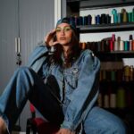 Rania Saiidii Instagram - Voici une expérience de shooting qui me tient particulièrement à cœur ! C'était bien plus qu'un simple travail, c'était une expérience humaine enrichissante où le rire, le soutien et la confiance étaient au rendez-vous. Chacun a mis du cœur à l'ouvrage et était à sa place ce jour-là. Je tiens également à féliciter ma sœur, @rawellsaiidii , pour avoir géré toute la partie artistique. Elle a minutieusement pensé à chaque détail des looks que vous avez pu voir. Rawel est passionnée de mode depuis son plus jeune âge et son rêve est de devenir styliste. Je la soutiens pleinement dans cette voie car elle possède une connaissance approfondie des matières, motifs et couleurs, qu'elle partage au quotidien dans ses réseaux et créations. Je suis reconnaissant envers @ninascaly et @tissecosolidaire pour avoir rendu cela possible. Sans eux, cette opportunité n'aurait pas existé. Je leur souhaite tout le soutien et la force nécessaires pour poursuivre ce genre de projets et d'accomplissement. Bravo à tous !