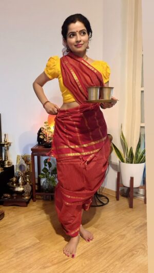 Ranjitha Menon Instagram - Konjom filter coffee edukkattuma…! 

#tamilponnu #18muzhamchela #traditional #homemade #custom #culture #brassware #brahmin #style