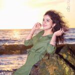 Ranjitha Menon Instagram - Shades of sun #sunset #sunsetlovers #models #melbourne #melbourneaustralia #australian #australianbeaches #malayalam #malayalamcinema #malluwood #keralagram #modelsofinstagram #moviecharacters