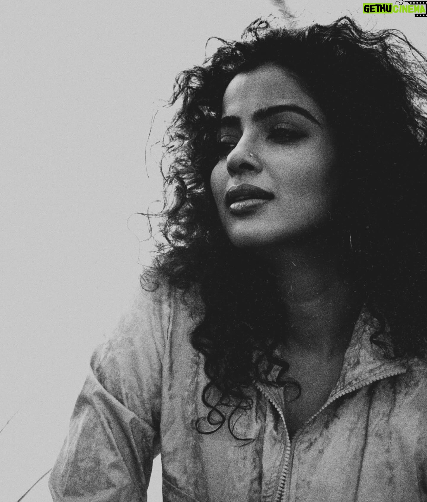 Ranjitha Menon Instagram - Perceiving things in monochrome offers a distinct viewpoint; doesn’t simplicity often enhance art? Life, as a canvas, reveals subtle nuances. Demeanor, individuality, and the warmth emitted—all contribute to the form. Whether it’s a contagious smile, enthusiasm for life, or savoring a cup of coffee, each detail enriches the narrative. Even expressions hold a distinctive essence, and emotions? They compose the unconventional soundtrack to navigate this journey. It’s all part of an evolving tale. So, are we in the light, the shadows, or somewhere in between this beautiful mess? 📷 @arunchandu #monochromatic #emotions #unconventional #random #pensive #mood