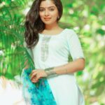 Ranjitha Menon Instagram - Morning freshness may not stay all day long… but it comes everyday.. 🌱 DOP @suhail_choyi_photography #fromthearchives #photoshoot #morningmotivation #simple #homely