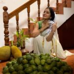 Ranjitha Menon Instagram - വിഷുക്കാലം! എല്ലാവർക്കും സമൃദ്ധിയും സന്തോഷവും നേരുന്നു! 💛 ഫോട്ടോ കടപ്പാട്: അമ്മയോട് As we celebrate this festival of abundance, let us pause and express our heartfelt gratitude to Mother Earth in providing for us! #vishu #abundance #festival #feast #happiness #homely #rawpics #joyful #moments #tradition #organicgardening #fruits #mangoes #jackfruit #from #backyard #mobilephotography #realmoments #photooftheday