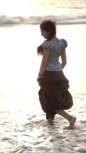 Ranjitha Menon Instagram - Happiness can be found in the littlest of things… 💖

DOP @shanto_photography_ 
Edits @sruthy95 , @virtu_osoproductions 

#classic #old #malayalam #melody #nostalgic #beach #karivala #silver #anklets #sand #waves #joy #kerala #girl #sassy #innocence #instagram