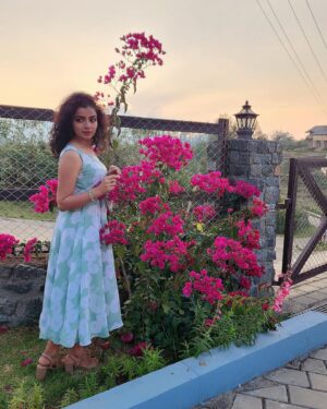 Ranjitha Menon Instagram - കടലാസ്സ്പൂക്കൾ ...💕

#bougainvillea #sunset #nature #girly #goldensky #beauty #mobilephotography #metime #enticing_gallery