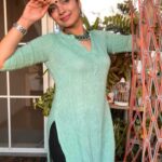 Ranjitha Menon Instagram - എന്നിലെ പുഞ്ചിരി നീയും.. നിന്നിലെ പുഞ്ചിരി ഞാനും.. ! #sunsetlovers #dusk #goldenlight #inlovewithnature #greenspace