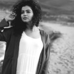 Ranjitha Menon Instagram - Shades of perspective! Shot by @arunchandu #capturing #contrasts #shades #perspective #solitude #desert #beauty #comparison #monochrome #colorful