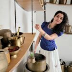 Ranjitha Menon Instagram - പഴമയുടെ പുതുമ! #antiques #brassware #traditionalhome #keralagodsowncountry #moments #favourite