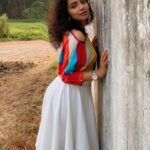 Ranjitha Menon Instagram - Whether it is a sprawling landscape or a quiet country lane or even a boring street, every road has a story to tell! And it doesn’t matter if you are travelling to far-flung destinations or simply exploring your own backyard (which exactly is in my case😜) take a moment to pause and appreciate the beauty that surrounds you! #backyard #mobilephotography #random #streetphotography #freestyle