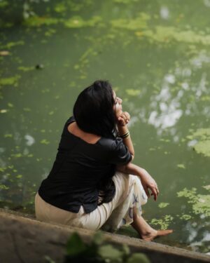 Ranjitha Menon Instagram - നീ പെയ്യുന്നിടത്തെല്ലാം എന്റെ പ്രണയം പൂവിട്ടിട്ടുണ്ട് ...🌺