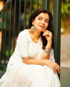 Ranjitha Menon Instagram - Bright, white and feeling light! @suhail_choyi_photography