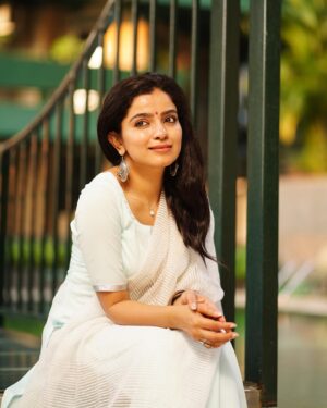Ranjitha Menon Instagram - Bright, white and feeling light!

@suhail_choyi_photography