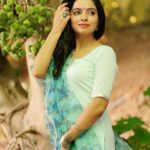 Ranjitha Menon Instagram - Guess what made me smile?! 🙈🤗 @suhail_choyi_photography #insta #photoshoot #salwarsuits #organza #smile #cute #simple #homley #instagood