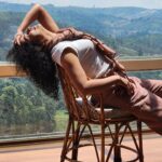 Ranjitha Menon Instagram - At a place where your soul shine like the Sun.. #breathtaking #nilgiris #hillstation #viewpoint #summerholidays #bluesky #amazingview #colonialarchitecture #selfindulgence #natureatitsbest Thank you so much Dr Nithya and Dr Renjith for the amazing holiday that we all had.💛💛💛
