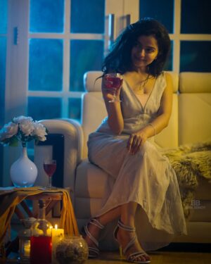 Ranjitha Menon Instagram - Merry Xmas to all 🎄🍷💫

DOP @bigil.benoy 
#xmas #december #winter #celebration #joy