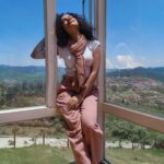 Ranjitha Menon Instagram - At a place where your soul shine like the Sun.. #breathtaking #nilgiris #hillstation #viewpoint #summerholidays #bluesky #amazingview #colonialarchitecture #selfindulgence #natureatitsbest Thank you so much Dr Nithya and Dr Renjith for the amazing holiday that we all had.💛💛💛