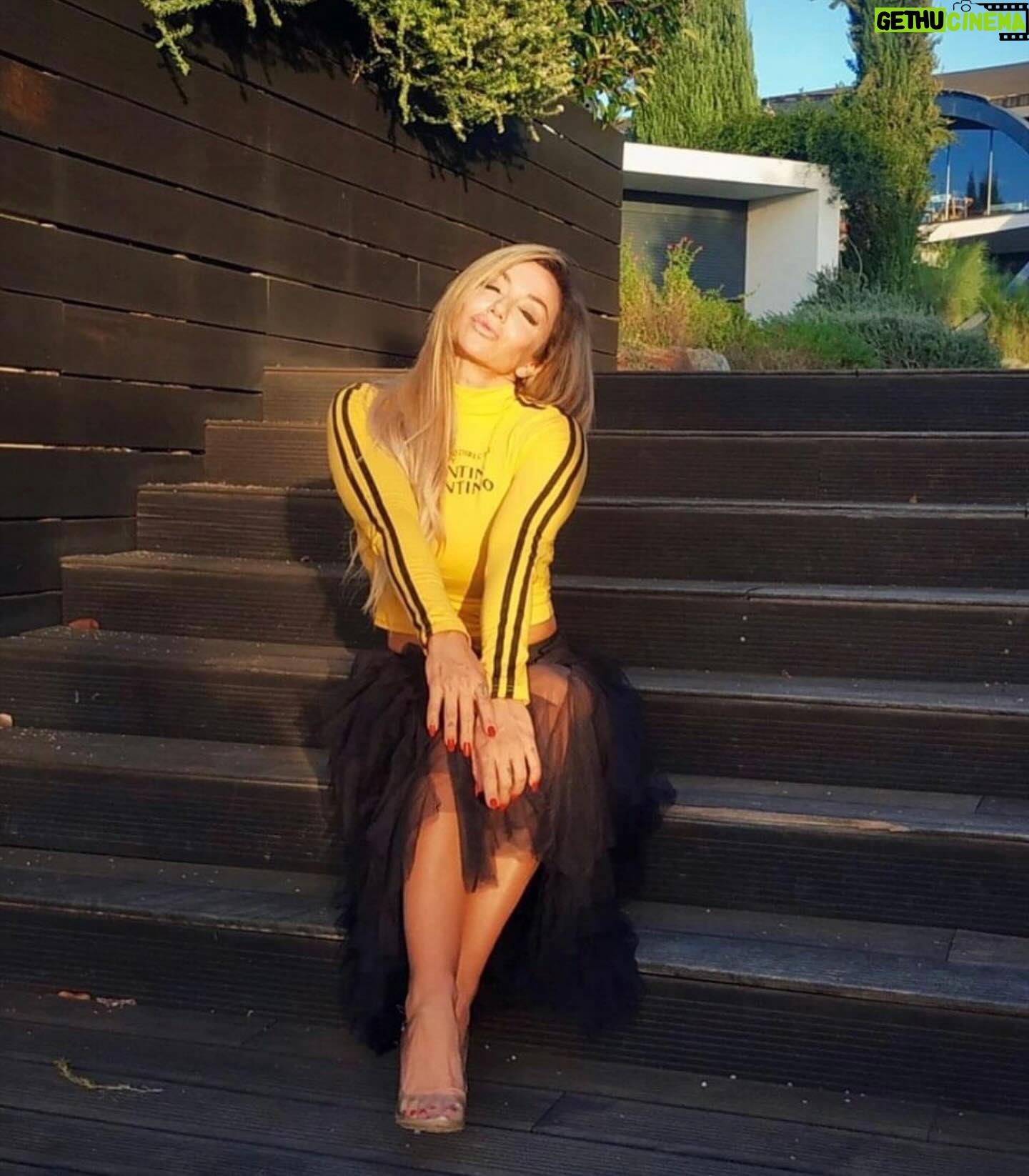 Raquel Henriques - 1.1K Likes -