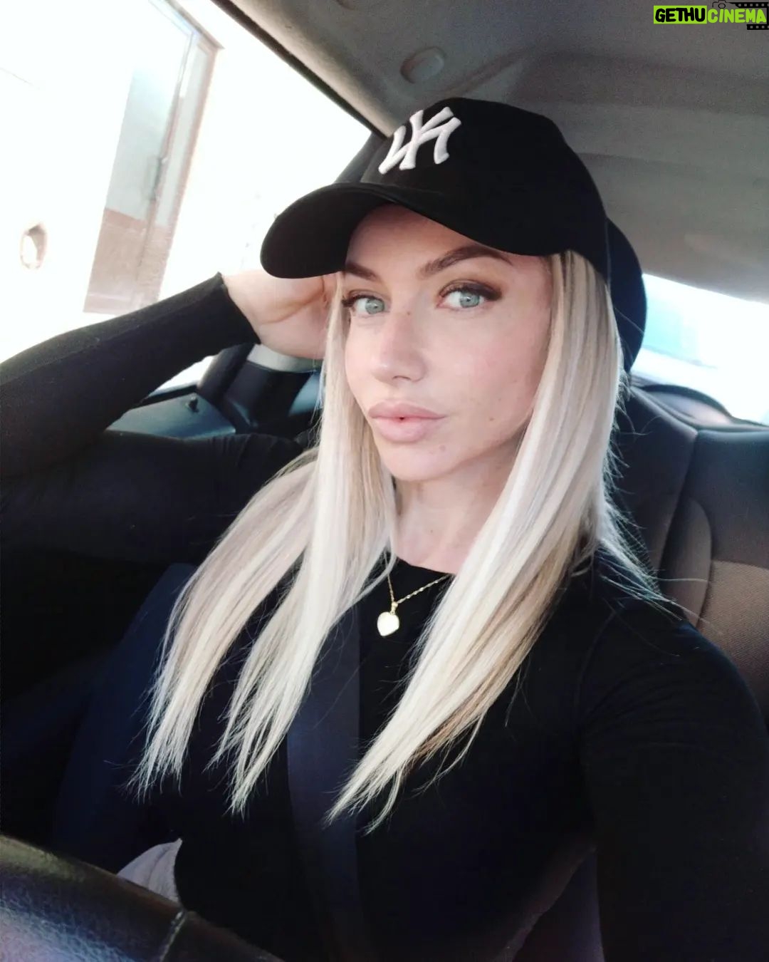 Raquel Henriques - 0.9K Likes - Keep it cold ... stay focused 🖤