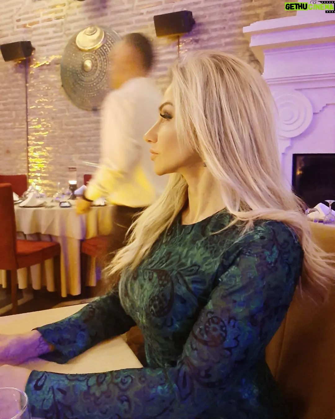 Raquel Henriques - 1.4K Likes -