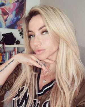 Raquel Henriques Instagram - It's time to make more tattoos 🥳🤩