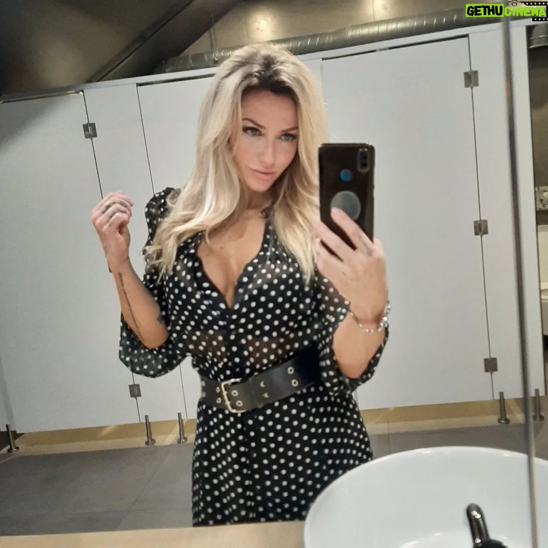 Raquel Henriques - 1.4K Likes -