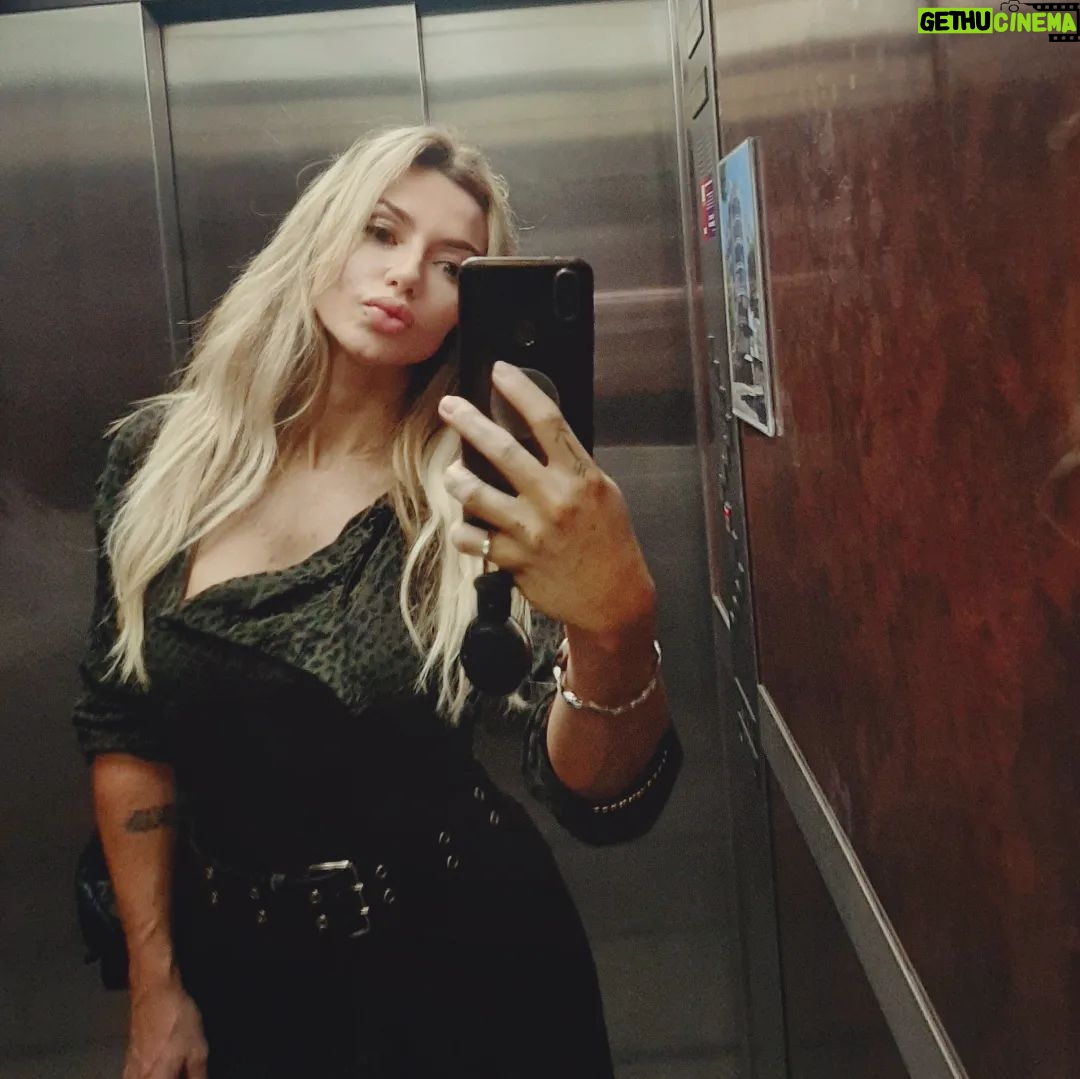 Raquel Henriques - 1.1K Likes -