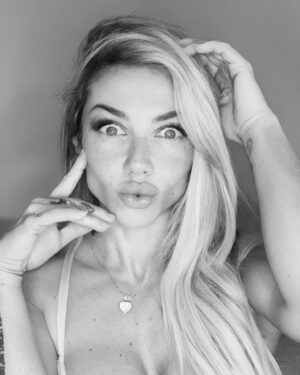 Raquel Henriques Instagram - I wonder why 🤔😳🤨