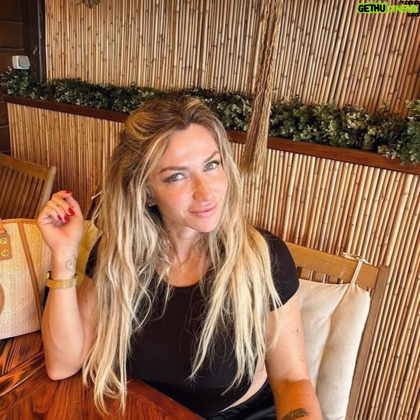Raquel Henriques - 1K Likes -