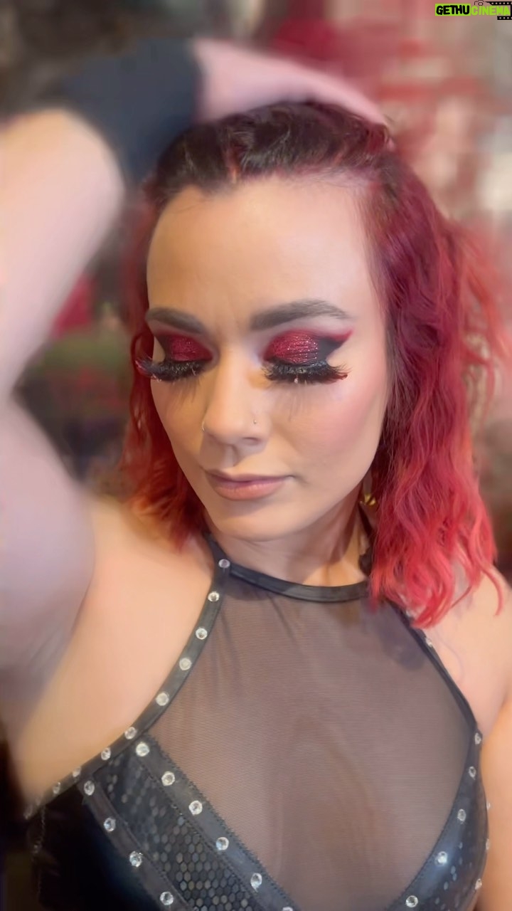 Raquel Lourenço - 3.1K Likes - @kellywrestling painted Toronto red with this @nicolepacemua glam 🩸❤️
•
#toptag #toronto #canada🇨🇦 #canada #red #redhair #redhead #eyemakeup #eye #makeupartist #makeup #glammakeup #glamour #glam #eyelashes