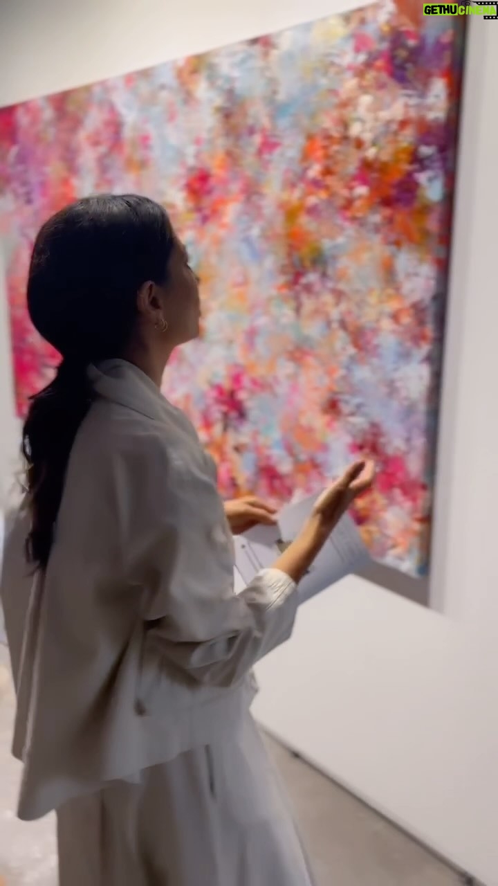 Raquel Prates - 3 Likes - Quem me conhece sabe da minha paixão pela Arte.
Hoje tive oportunidade de conhecer ou rever alguns artistas com um talento enorme e cujo trabalho merece ser visto. Estão na Vision Art Fair, na Cordoaria Nacional, até segunda feira. Um projeto extraordinÔrio que permite a pequenos artistas darem a conhecer os seus trabalhos e, a quem os visita, a possibilidade de os adquirir. Venham visitar. #VisionArtFair #Art #ArtLisbon #ArtPortugal #ArtCollector @visionartfair23