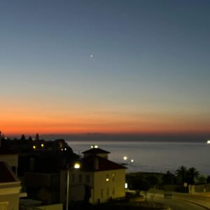 Raquel Prates Instagram - No @evolutioncascaisestoril todos os momentos são uma celebração à serenidade e descontração. 
Num ambiente contemporâneo, onde o mar nos rodeia, cada instante é um deleite para os sentidos. 
#easyliving #hotel #seaview #cascais #estoril