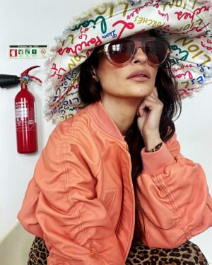 Raquel Prates Instagram - Check in @companhiasolucoes 🔥
Showroom day with fire extinguisher 🧯♥️
@lionofporches @pinkoofficial @lanvin #lanvineyewear @opticaboavistamegastore 
Tap to see.
#shopping #fashionagency #showroom #fashionstyle