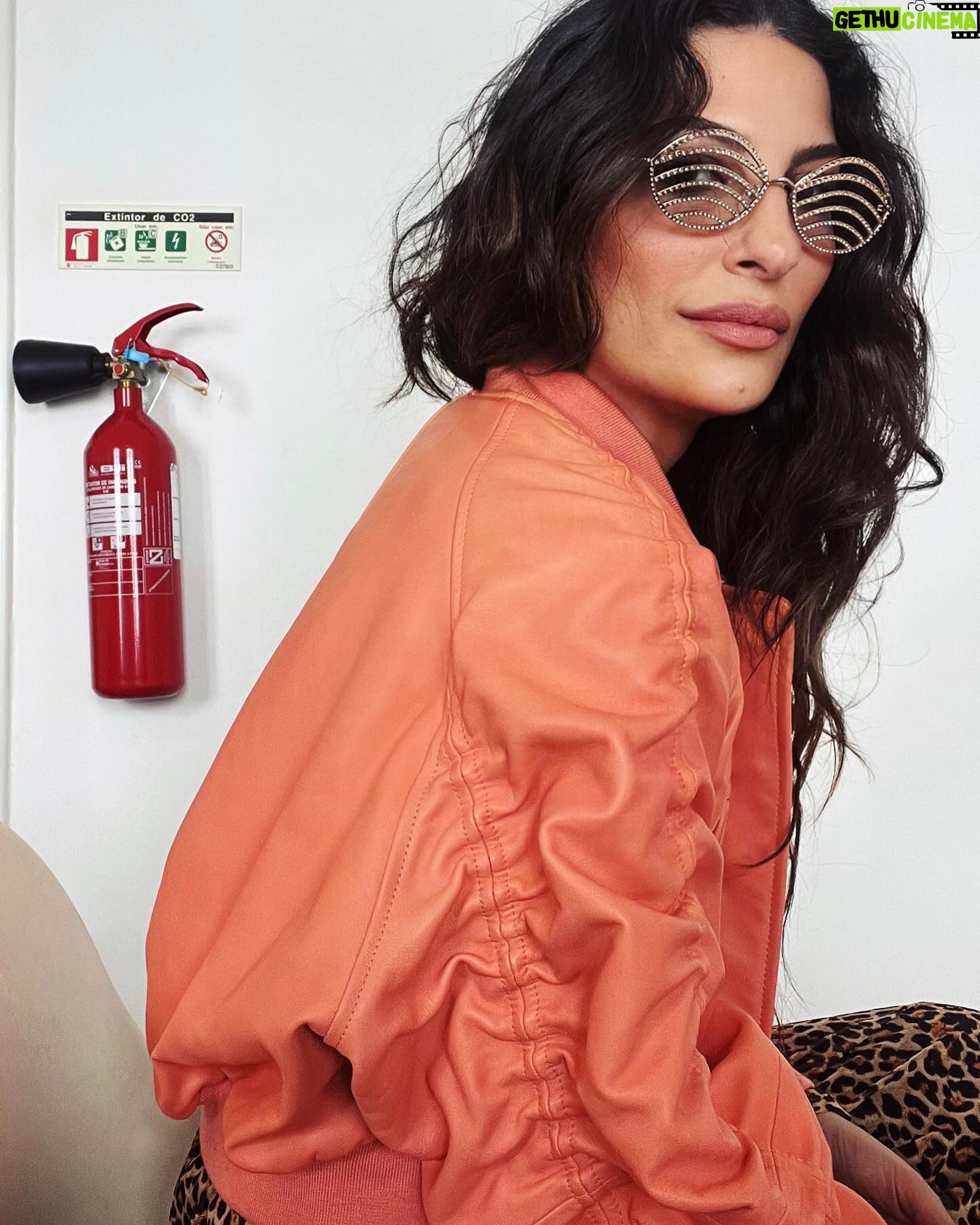 Raquel Prates - 641 Likes - Check in @companhiasolucoes 🔥
Showroom day with fire extinguisher 🧯♥️
@lionofporches @pinkoofficial @lanvin #lanvineyewear @opticaboavistamegastore
Tap to see.
#shopping #fashionagency #showroom #fashionstyle