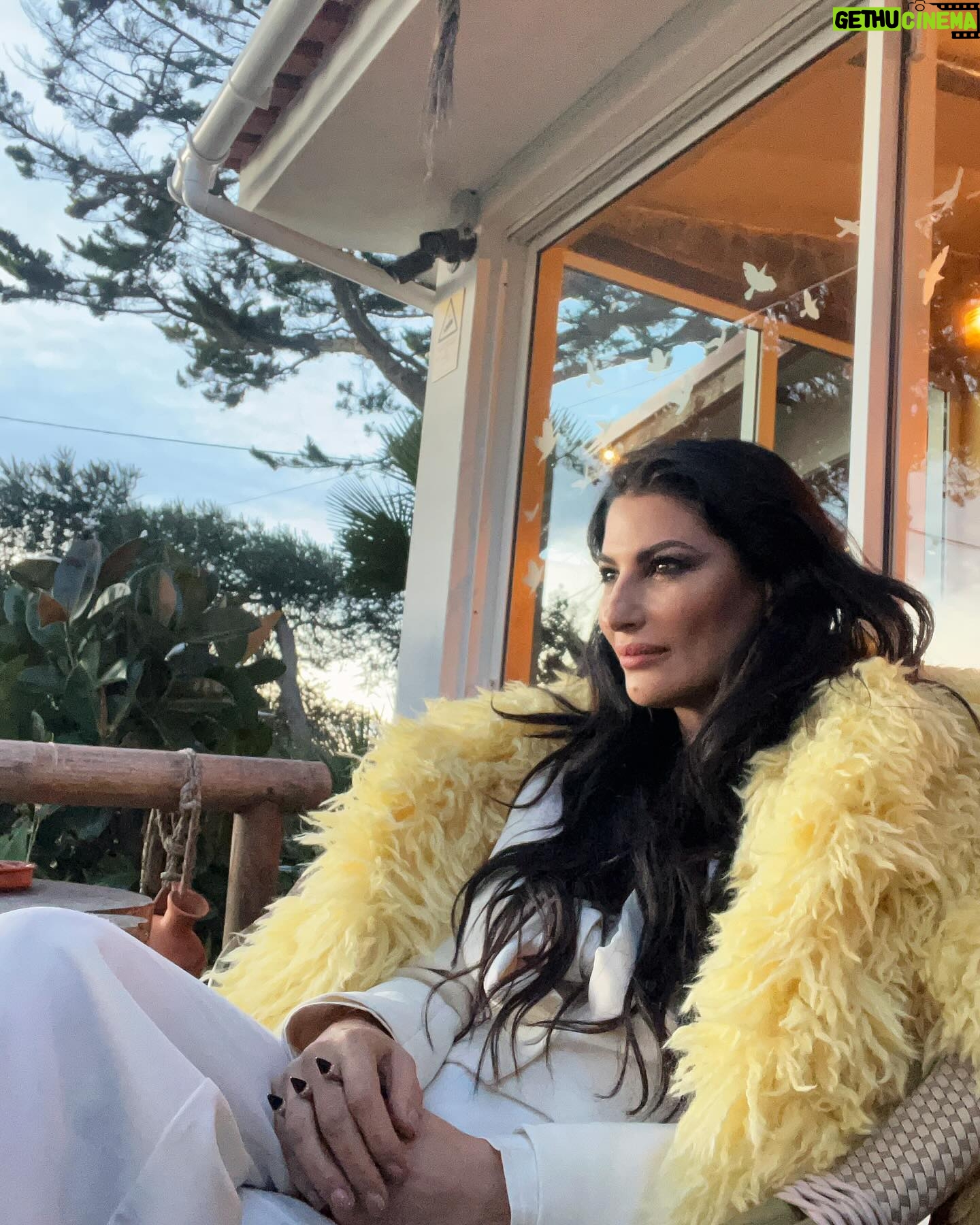 Raquel Prates - 2K Likes - Happy Family B DAY ♥️
All full of love.
Total look @benetton
Smoking, shirt and socks (all ivory), silver mocassins, and pale yellow faux fur.
Jewels @terzihan by @raquelpratesblog
#raquelprates #bday #benetton #happygirl #happygirlinlovecelebrating