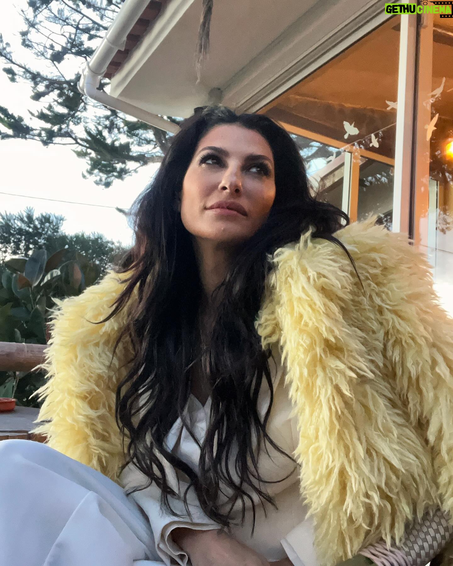 Raquel Prates - 2K Likes - Happy Family B DAY ♥️
All full of love.
Total look @benetton
Smoking, shirt and socks (all ivory), silver mocassins, and pale yellow faux fur.
Jewels @terzihan by @raquelpratesblog
#raquelprates #bday #benetton #happygirl #happygirlinlovecelebrating