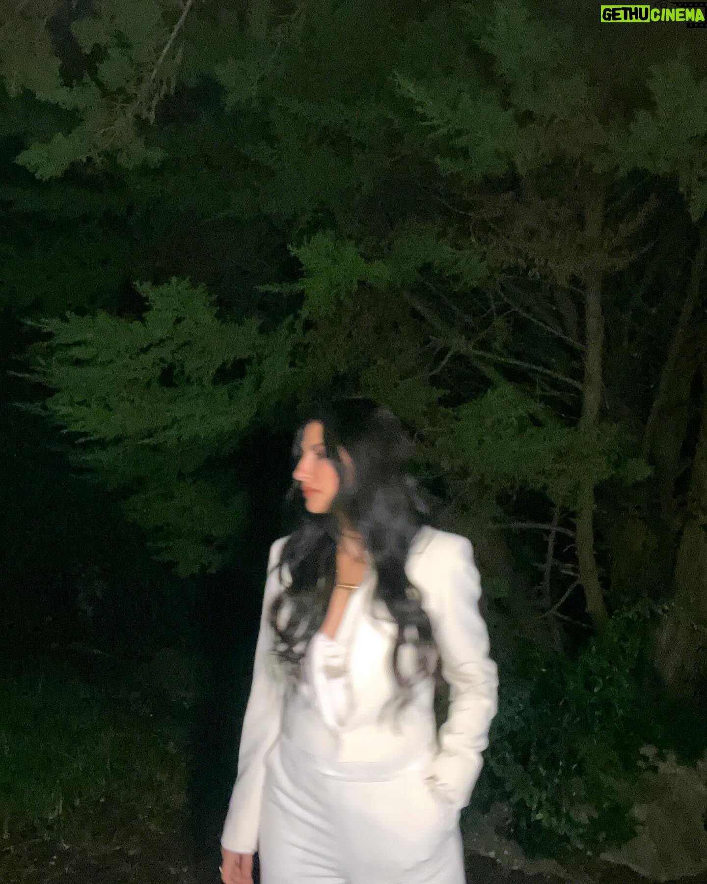 Raquel Prates - 2K Likes - Happy Family B DAY ♥️
All full of love.
Total look @benetton
Smoking, shirt and socks (all ivory), silver mocassins, and pale yellow faux fur.
Jewels @terzihan by @raquelpratesblog
#raquelprates #bday #benetton #happygirl #happygirlinlovecelebrating