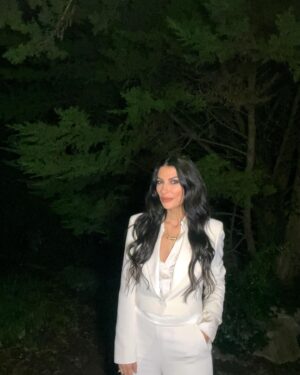 Raquel Prates Instagram - Happy Family B DAY ♥️
All full of love. 
Total look @benetton 
Smoking, shirt and socks (all ivory), silver mocassins, and pale yellow faux fur. 
Jewels @terzihan by @raquelpratesblog 
#raquelprates #bday #benetton #happygirl #happygirlinlovecelebrating