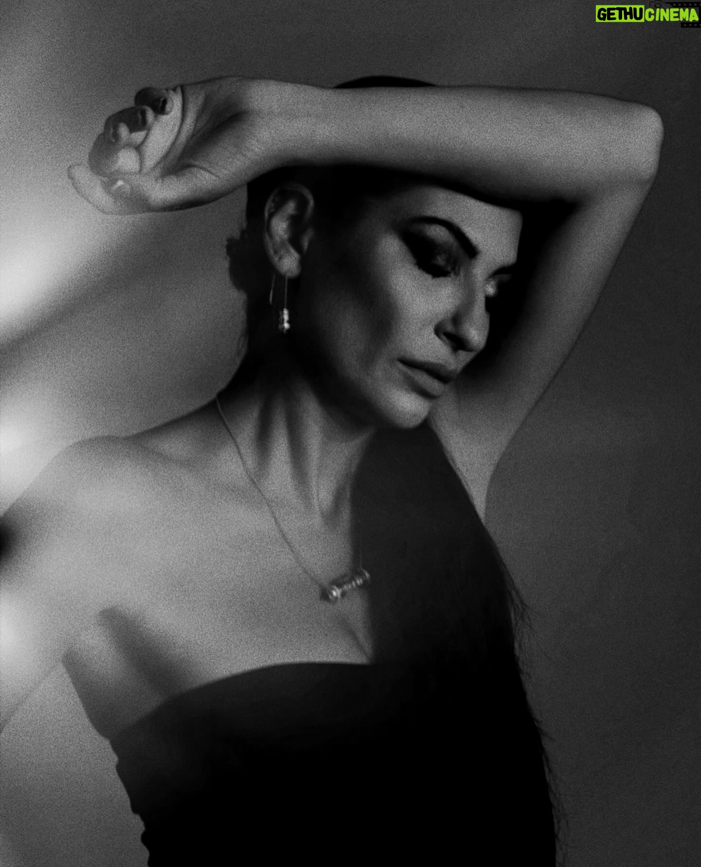 Raquel Prates - 1.7K Likes - MY BDAY 💫
.
#5janeiro2024 #bday #andcounting
Photos @katvphotographer
Makeup @mariodiasmakeup
Hair @davidxavier.hairpro
Jewels @terzihan by @raquelpratesblog