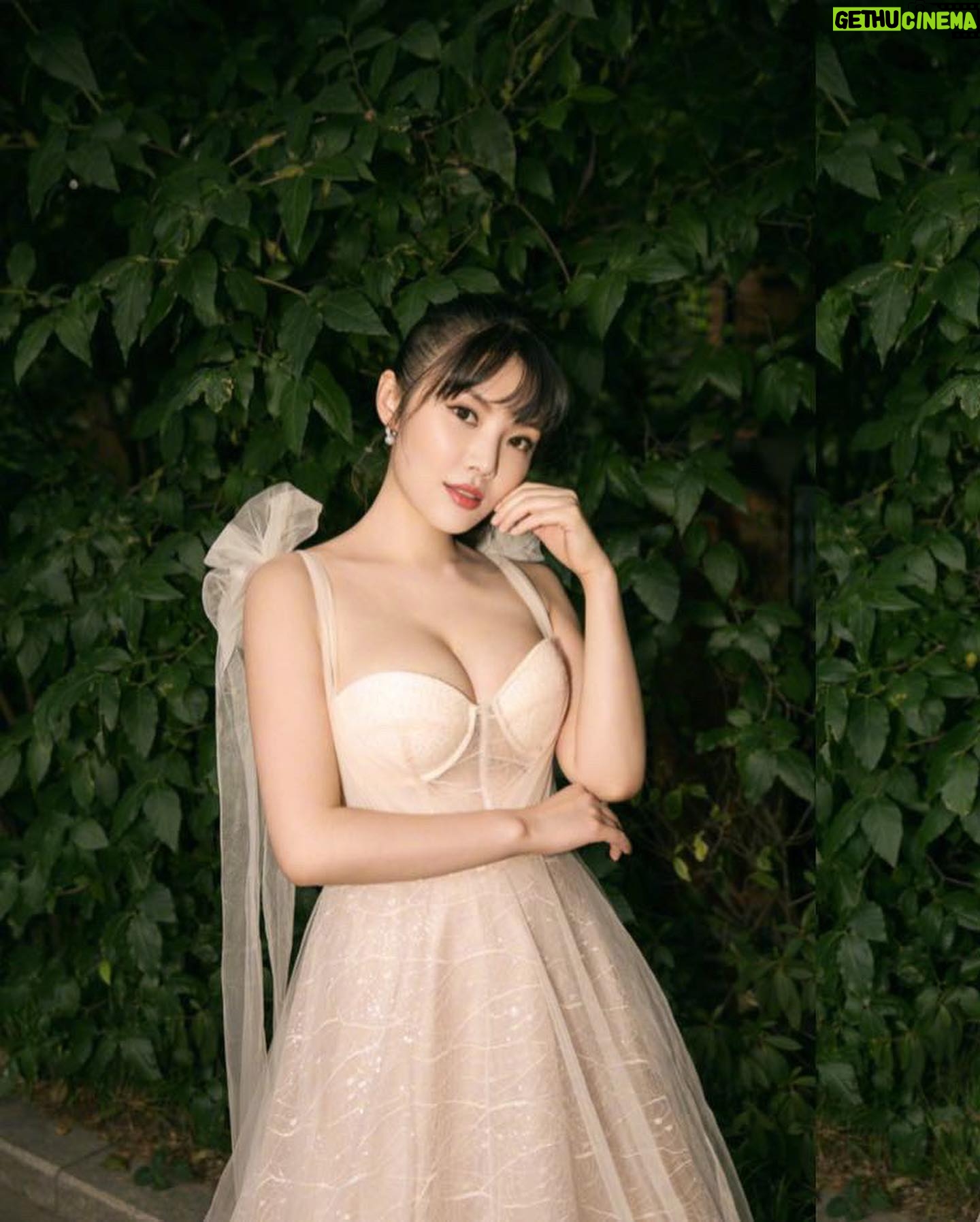 Raquel Xu - 664 Likes -