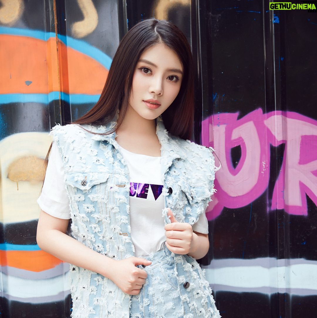 Raquel Xu - 811 Likes -