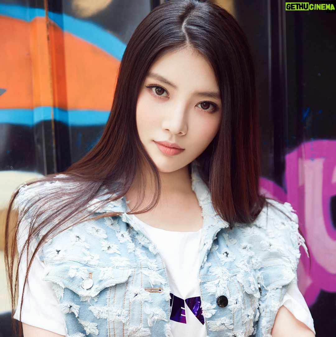 Raquel Xu - 811 Likes -