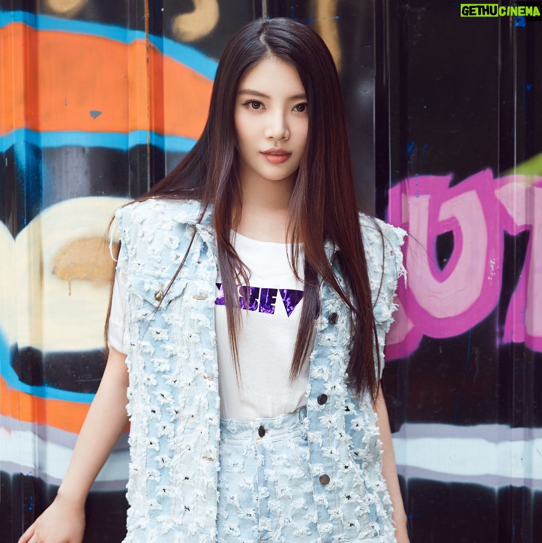 Raquel Xu - 811 Likes -