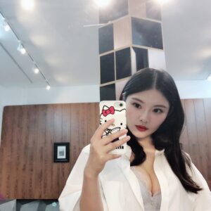 Raquel Xu Instagram - Meow……#beijing #hk