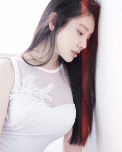 Actress Xu Dongdong HD Photos and Wallpapers September 2025