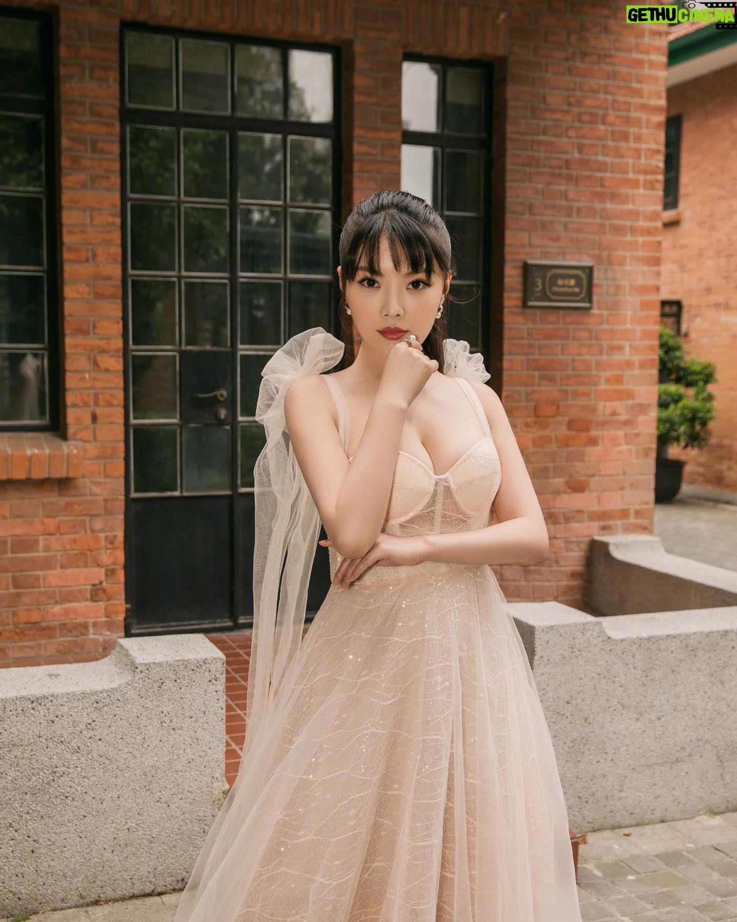 Raquel Xu - 664 Likes -
