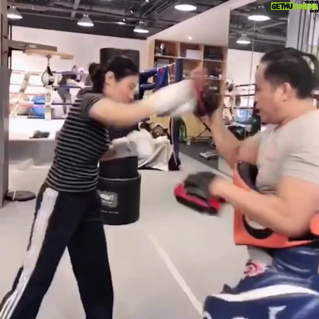 Raquel Xu - 677 Likes -