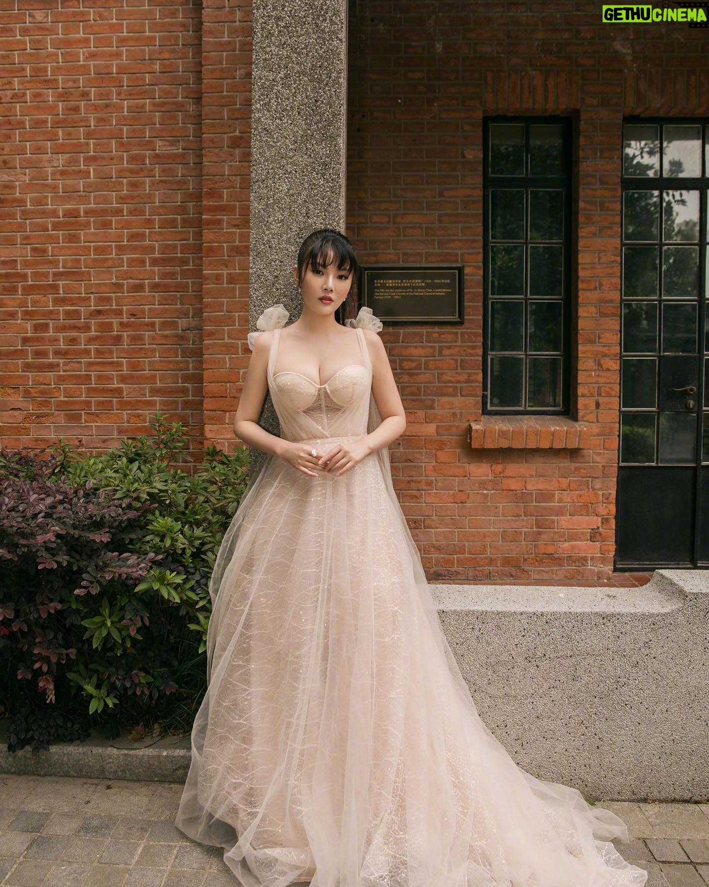 Raquel Xu - 664 Likes -
