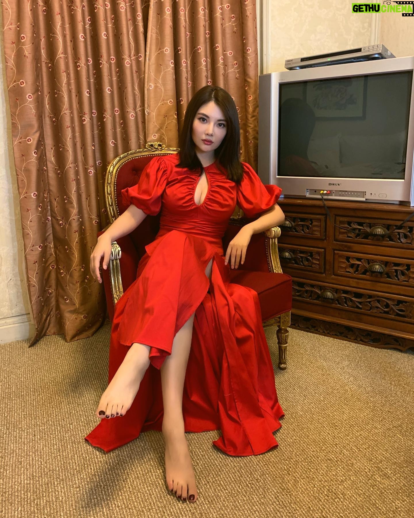 Raquel Xu - 813 Likes -
