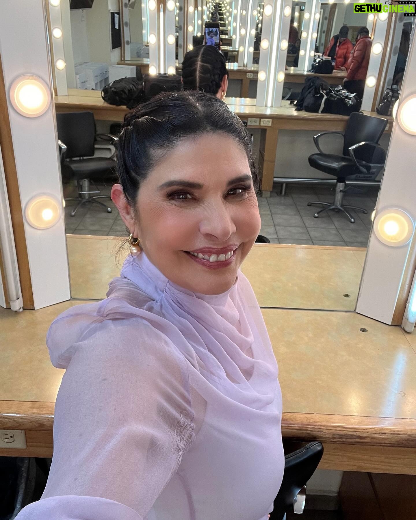 Raquel Garza Instagram - #yo #grabaciones #soynetaeva #comedy #television #joy #raquelgarza #actress