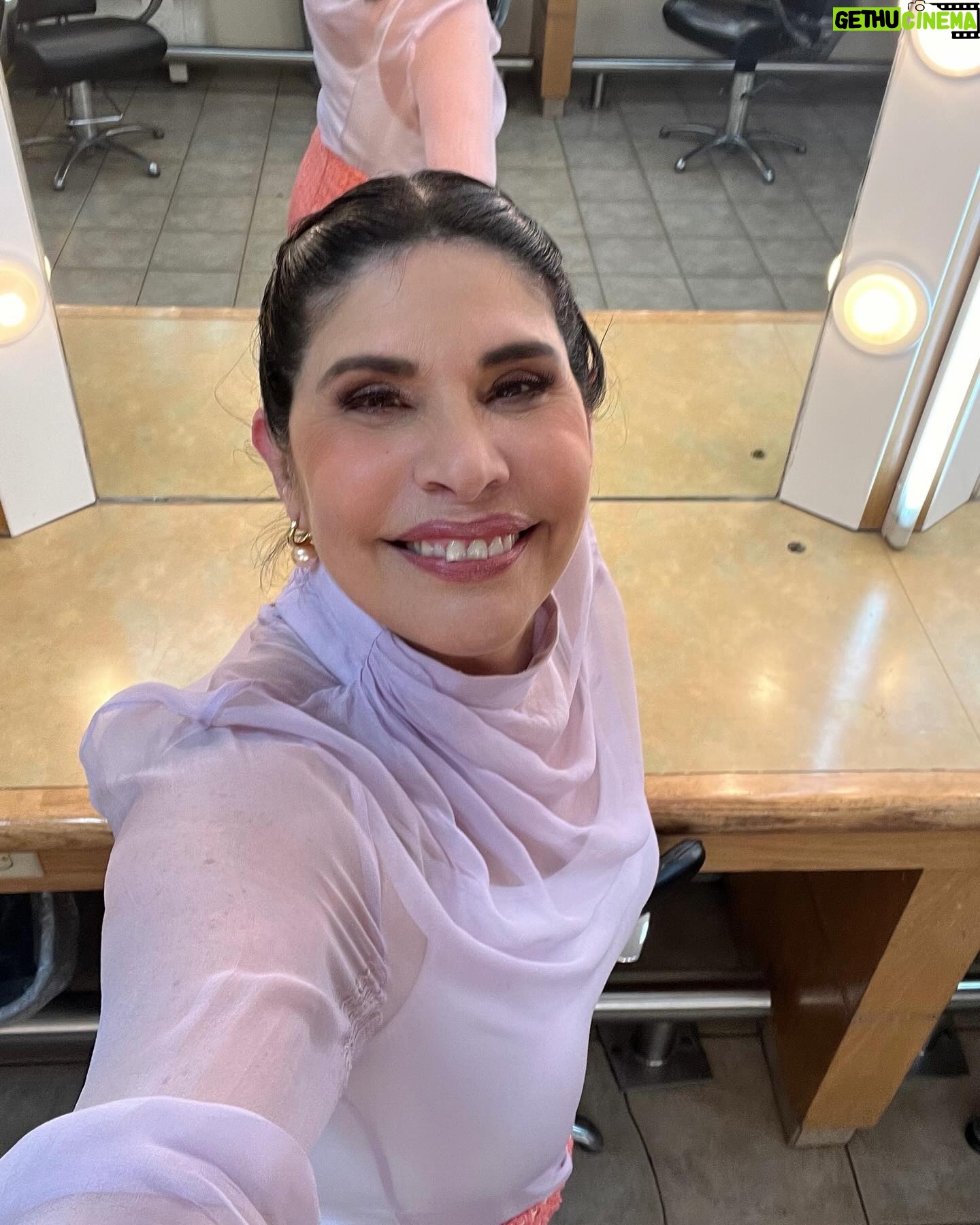 Raquel Garza Instagram - #yo #grabaciones #soynetaeva #comedy #television #joy #raquelgarza #actress